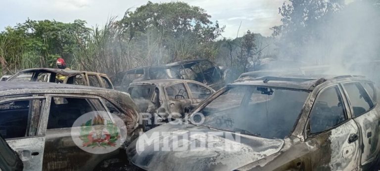verkoolde autos na brand
